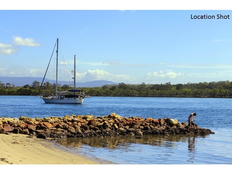 8 Pyree Street, Greenwell Point NSW 2540