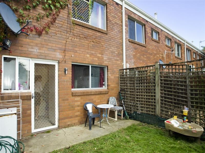 2/15 Ferry Lane, Nowra NSW 2541