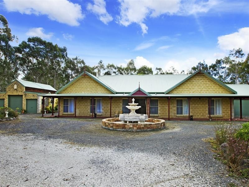 9 Timber Ridge, Nowra Hill NSW 2540