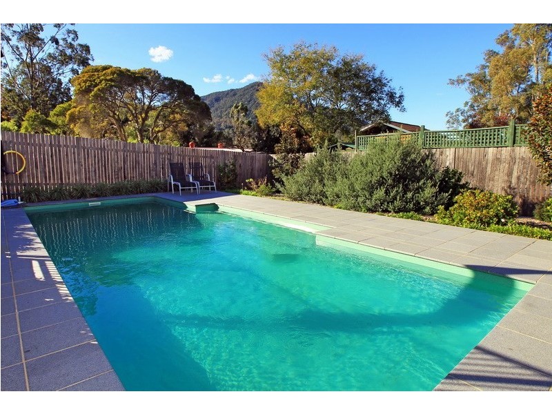 8 Nooramunga Avenue, Cambewarra NSW 2540