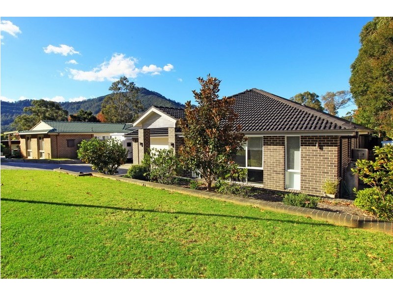 8 Nooramunga Avenue, Cambewarra NSW 2540