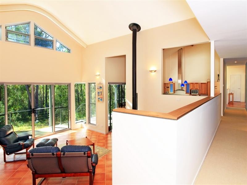 16 McArthur Drive, Falls Creek NSW 2540