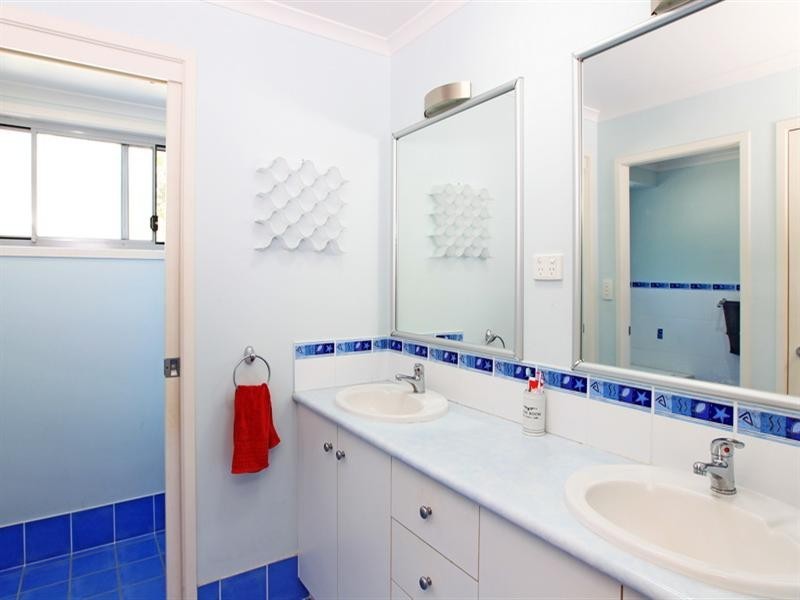 16 McArthur Drive, Falls Creek NSW 2540