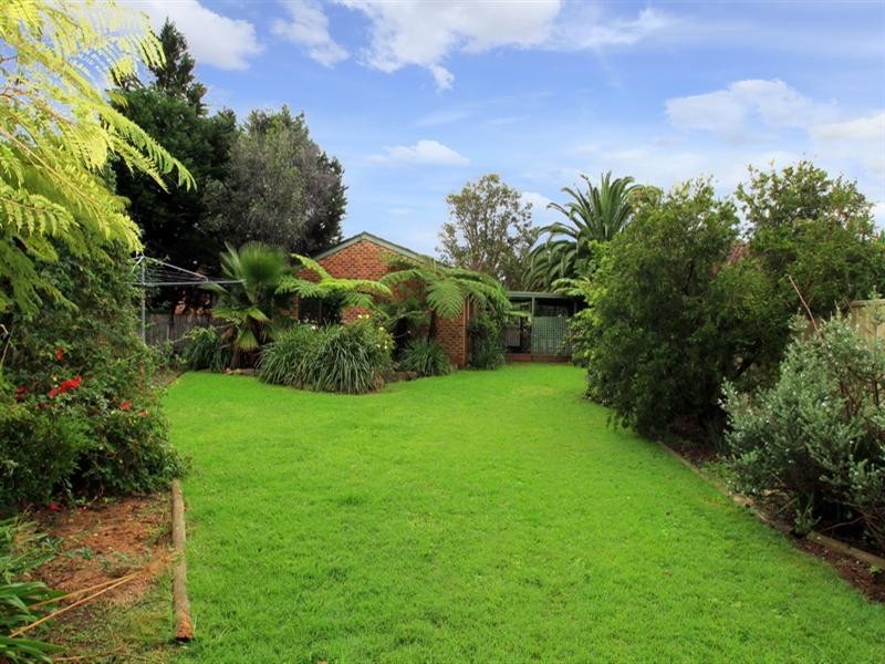 8 Byron Avenue, North Nowra NSW 2541