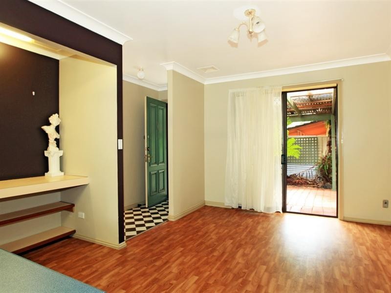 8 Byron Avenue, North Nowra NSW 2541
