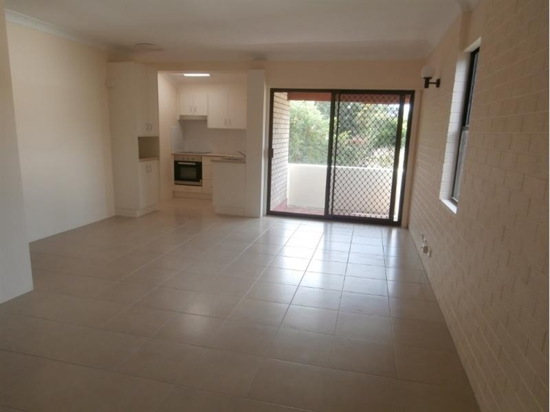 8/104 Douglas Street, Nowra NSW 2541
