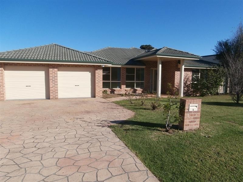 5 Golden Grove, Worrigee NSW 2540