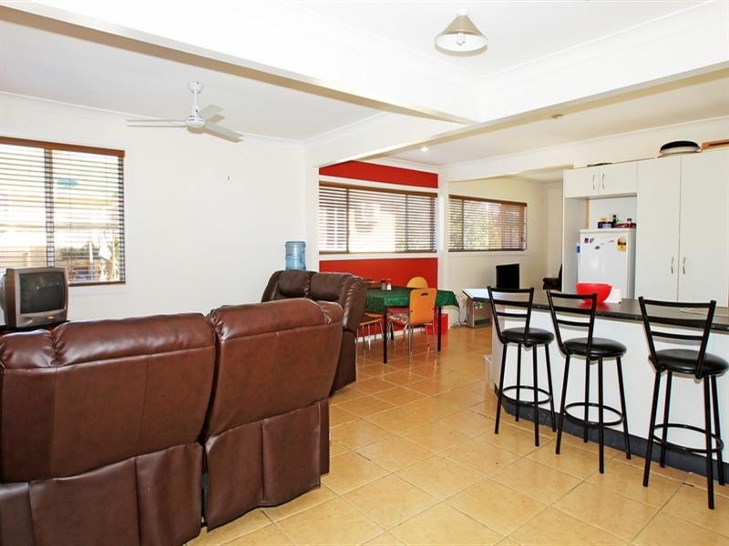 10 Shirley Street, Bomaderry NSW 2541