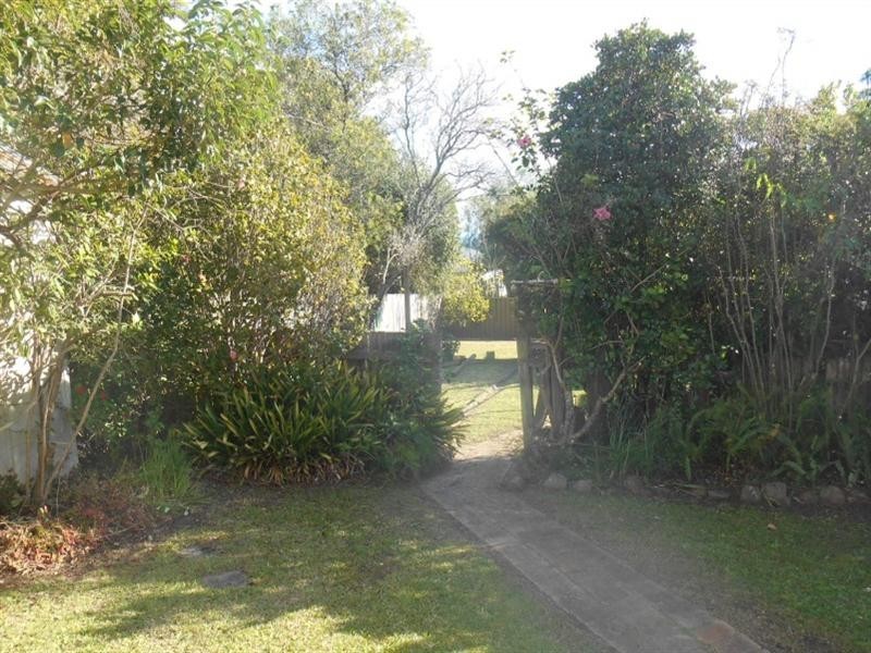 27 Church Street, Greenwell Point NSW 2540