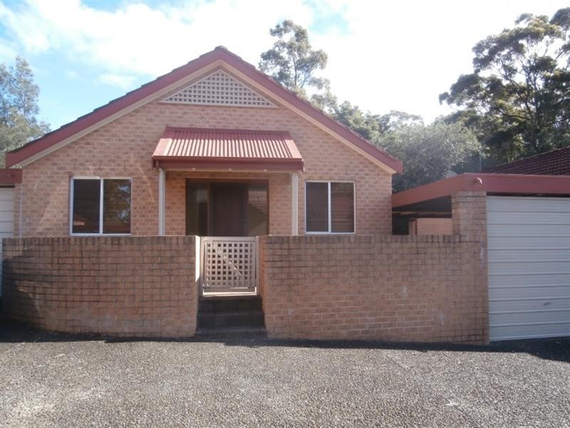 2/4 Carisbrooke Close, Bomaderry NSW 2541
