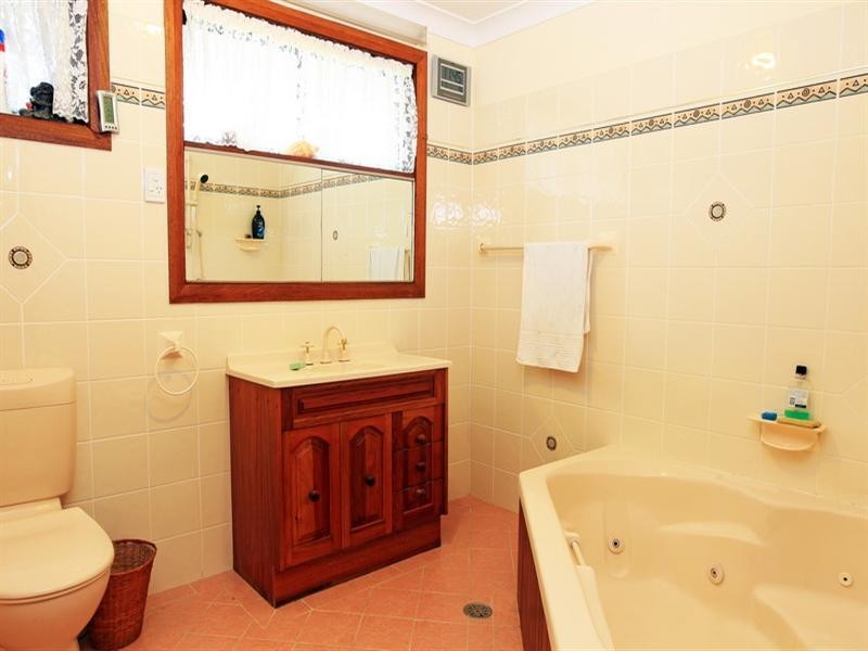 69 Cambewarra Road, Bomaderry NSW 2541