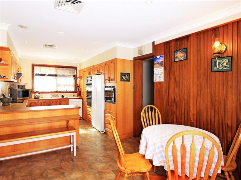 69 Cambewarra Road, Bomaderry NSW 2541
