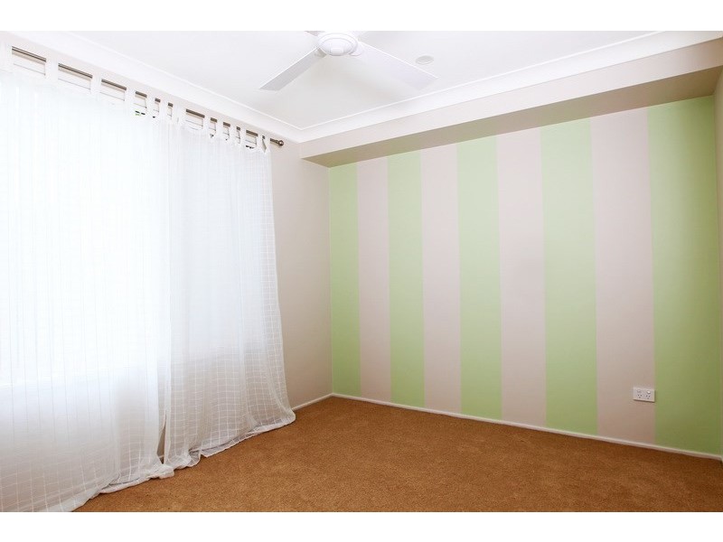 8 Woorin Close, Bomaderry NSW 2541