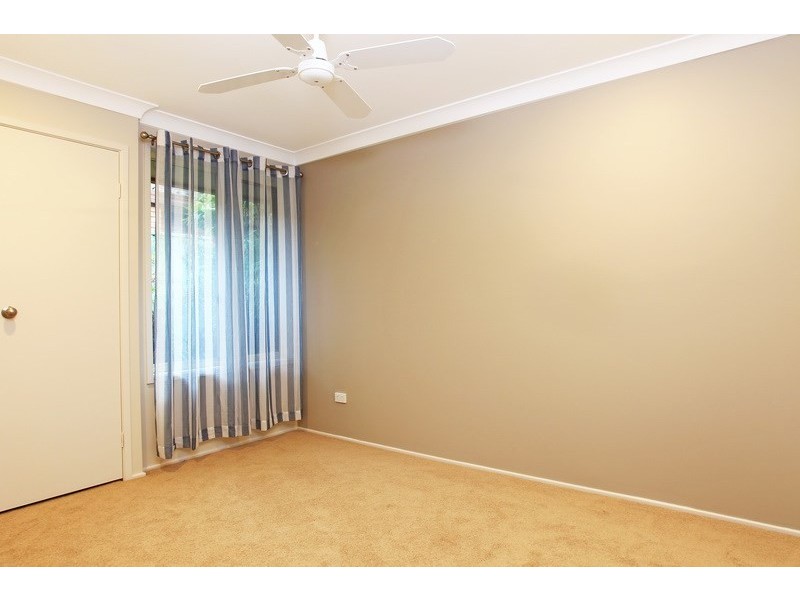 8 Woorin Close, Bomaderry NSW 2541
