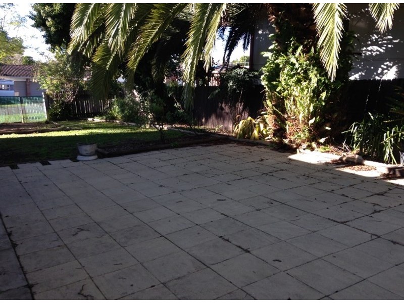 8 Huxley Street, Nowra NSW 2541