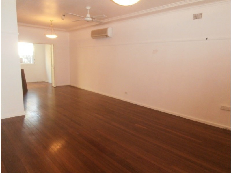 8 Huxley Street, Nowra NSW 2541