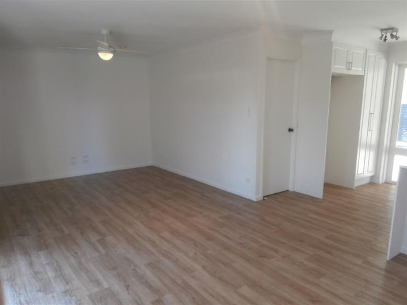 26 Brinawarr Street, Bomaderry NSW 2541