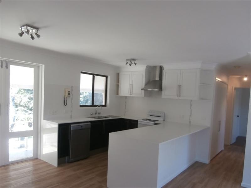 26 Brinawarr Street, Bomaderry NSW 2541