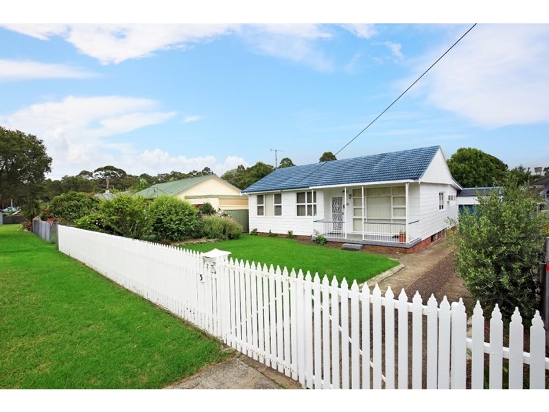 5 Ernest Street, Nowra NSW 2541