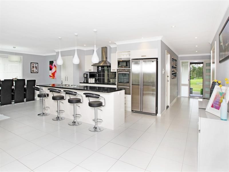 6 Regelia Parade, Worrigee NSW 2540