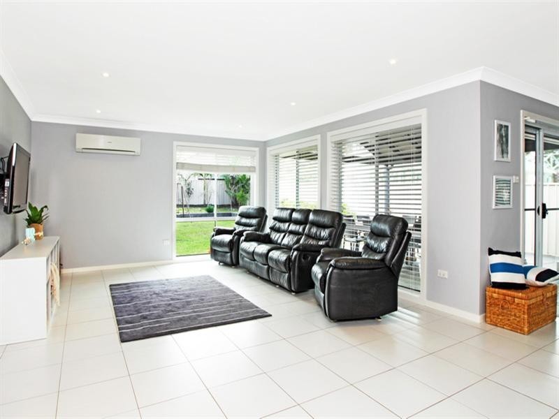 6 Regelia Parade, Worrigee NSW 2540