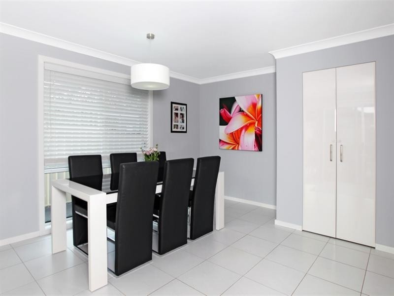 6 Regelia Parade, Worrigee NSW 2540