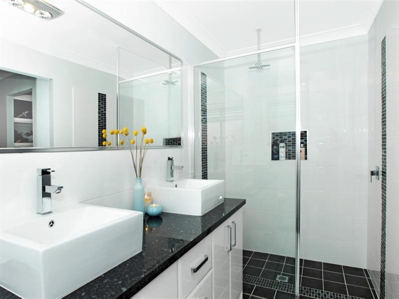 6 Regelia Parade, Worrigee NSW 2540