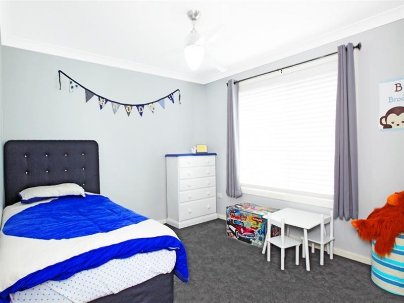 6 Regelia Parade, Worrigee NSW 2540