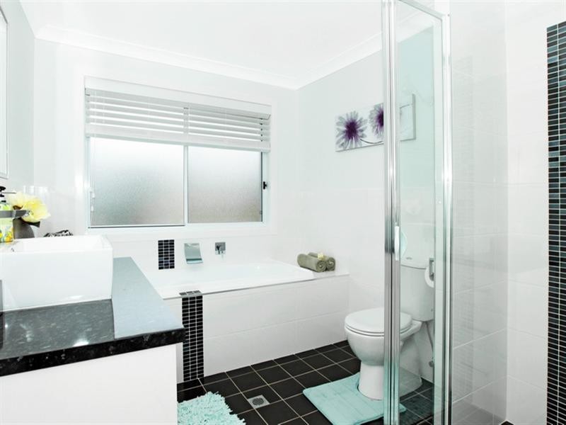 6 Regelia Parade, Worrigee NSW 2540