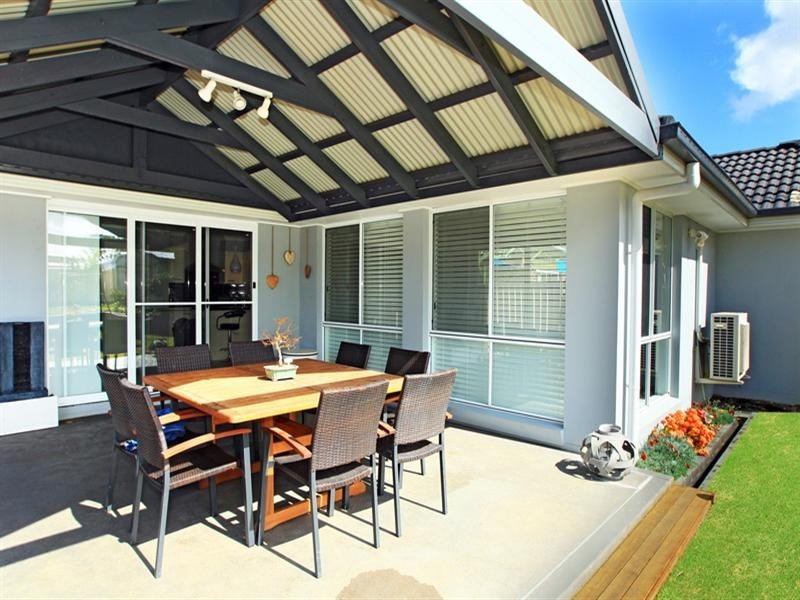 6 Regelia Parade, Worrigee NSW 2540