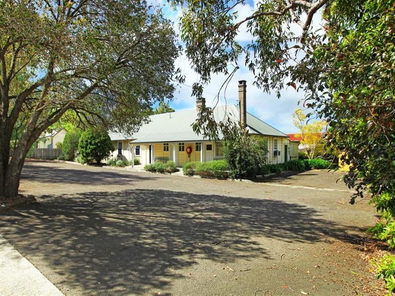 16 Meroo Street, Bomaderry NSW 2541