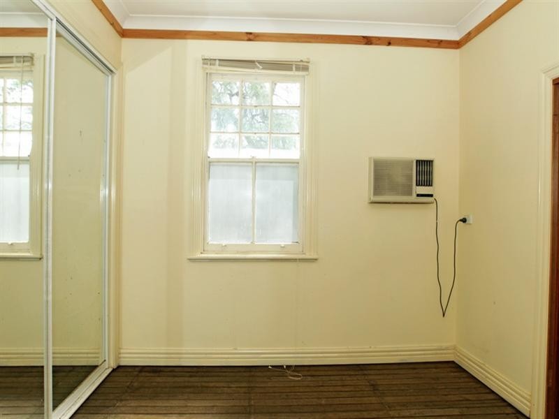 16 Meroo Street, Bomaderry NSW 2541