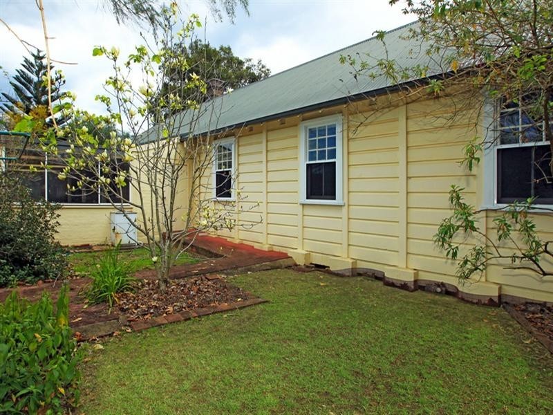 16 Meroo Street, Bomaderry NSW 2541