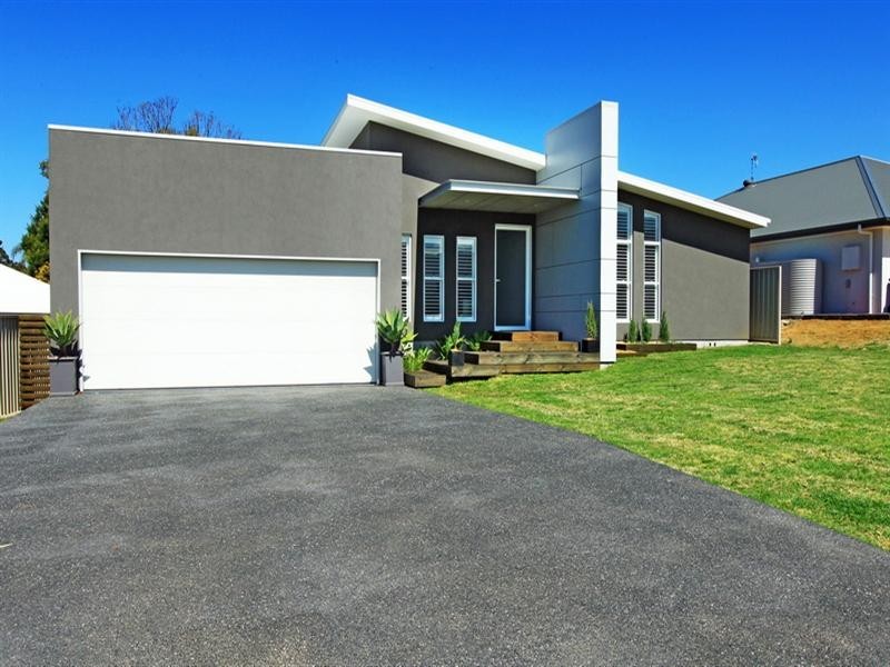 20 Banool Circuit, Bomaderry NSW 2541