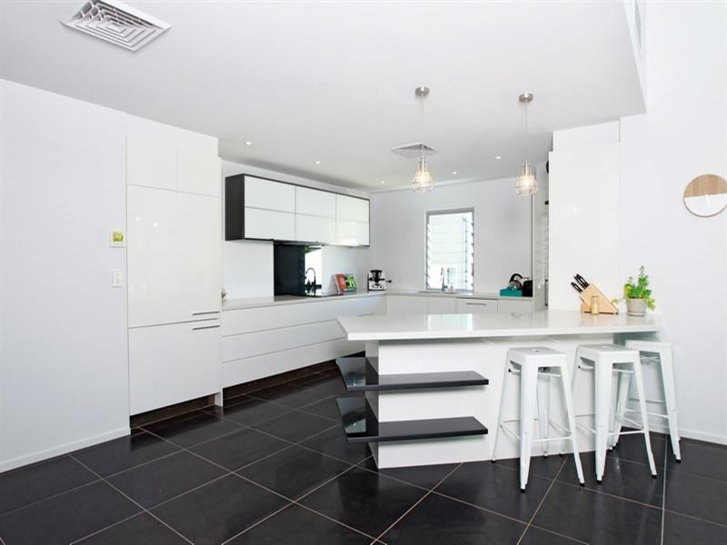 20 Banool Circuit, Bomaderry NSW 2541