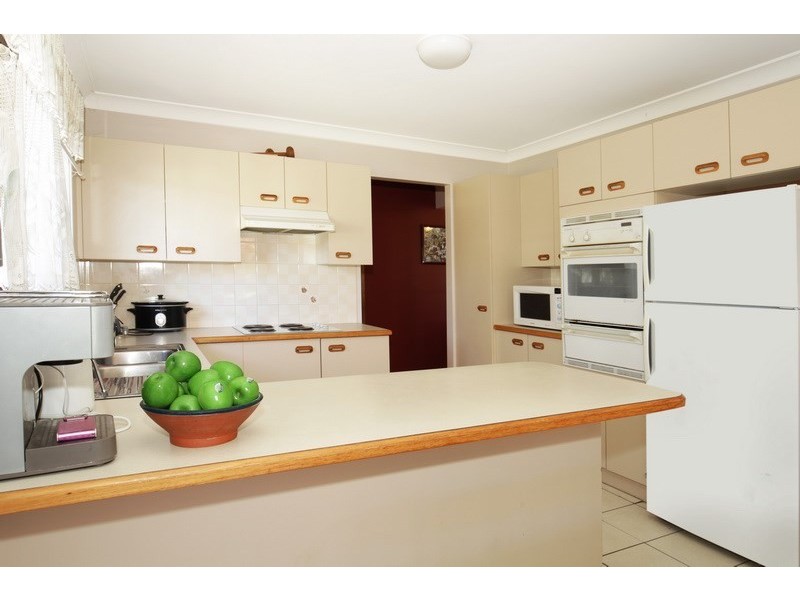 126 Jasmine Drive, Bomaderry NSW 2541