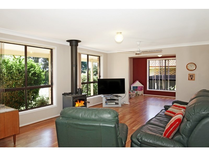 126 Jasmine Drive, Bomaderry NSW 2541