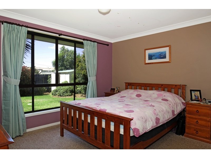 126 Jasmine Drive, Bomaderry NSW 2541