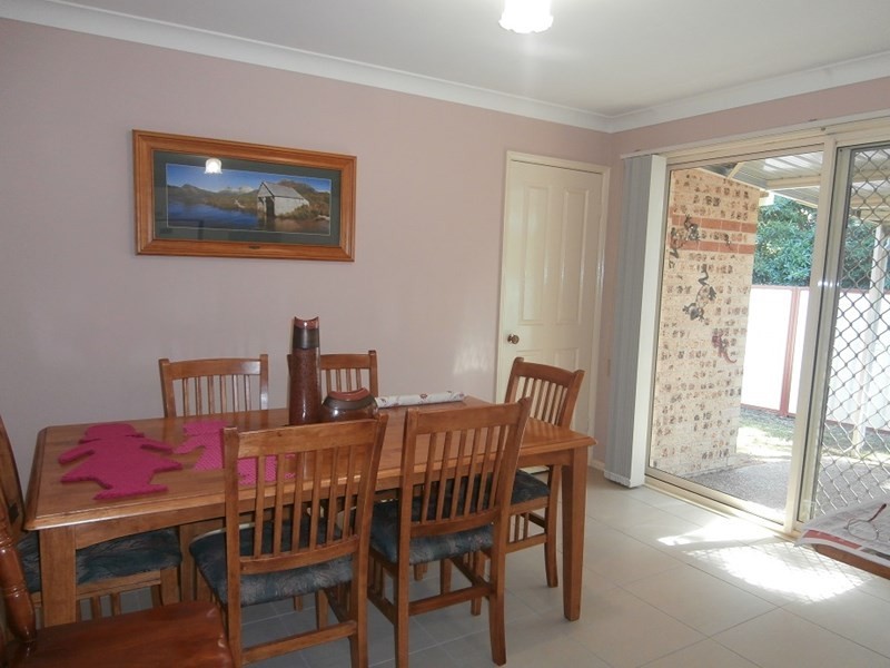 6/2 Carisbrooke Close, Bomaderry NSW 2541