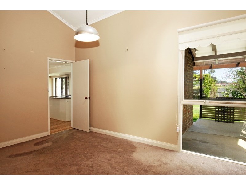 22 Lyrebird Drive, Nowra NSW 2541