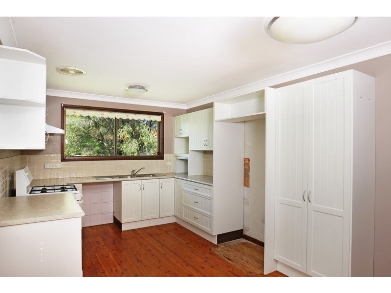 27 Monk Crescent, Bomaderry NSW 2541