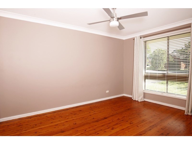 27 Monk Crescent, Bomaderry NSW 2541