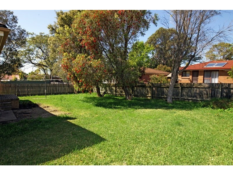 27 Monk Crescent, Bomaderry NSW 2541