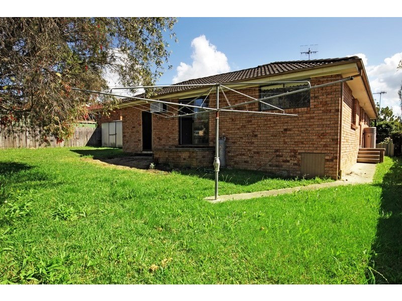 27 Monk Crescent, Bomaderry NSW 2541