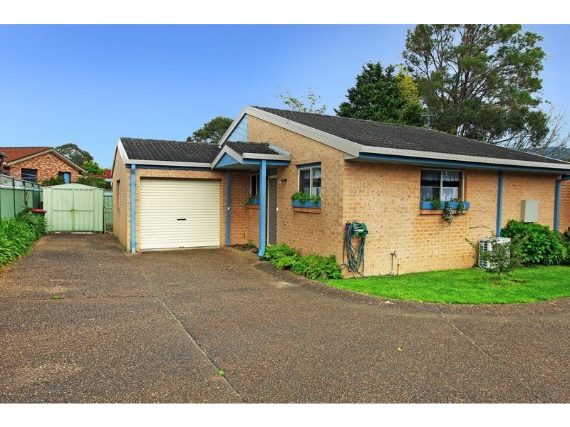4/5 Waroo Place, Bomaderry NSW 2541