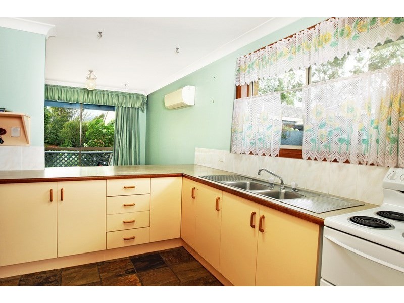 4/5 Waroo Place, Bomaderry NSW 2541