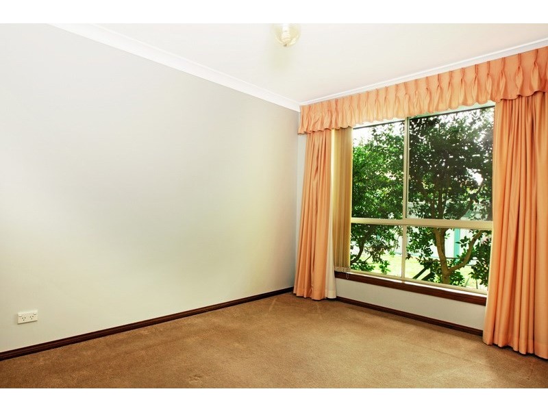 4/5 Waroo Place, Bomaderry NSW 2541