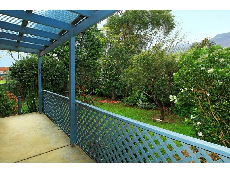 4/5 Waroo Place, Bomaderry NSW 2541