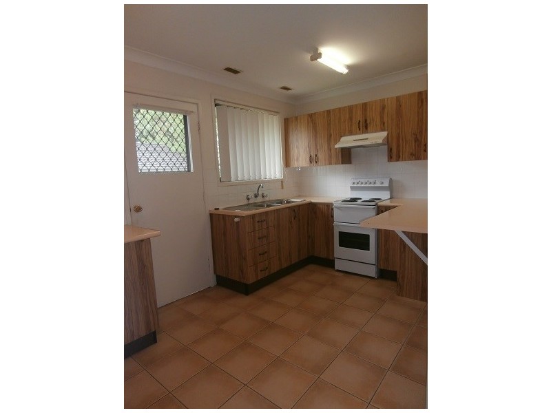 8 Ramsey Grove, Bomaderry NSW 2541