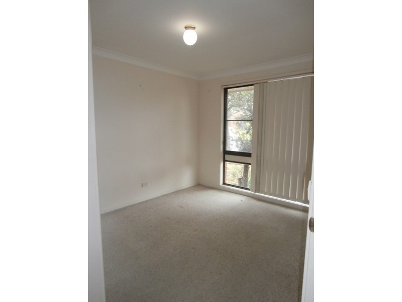 8 Ramsey Grove, Bomaderry NSW 2541